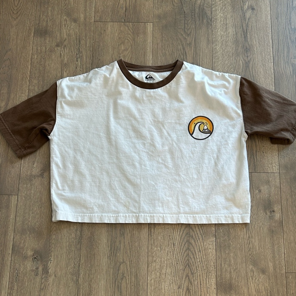 Quiksilver White and Brown Short Sleeve Cropped Tee